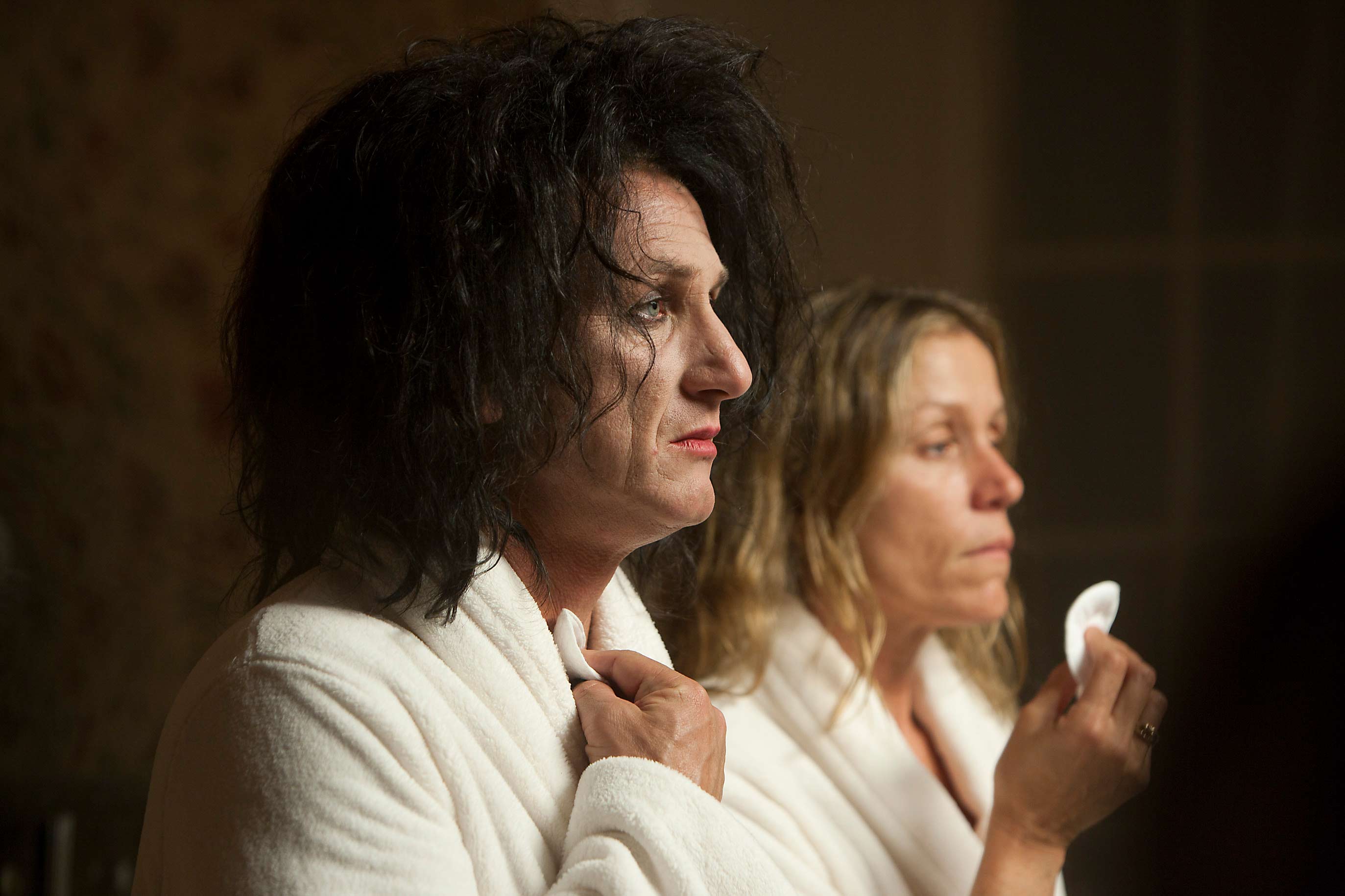 THIS MUST BE THE PLACE Sean Penn and Frances McDormand  (1)